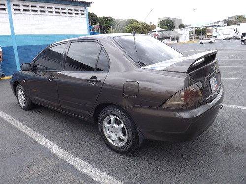 Imagen 4 de 9 de Mitsubishi Lancer Glx