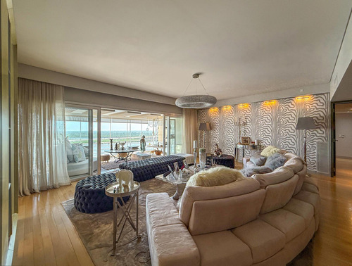 Departamento 3 Dormitorios Premium, 2 Cocheras, Vista Al Río Y Amenities