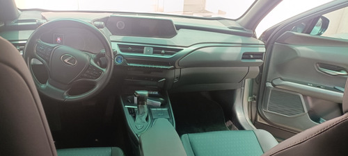 Lexus UX 2.0 Dynamic Aut. 5p Hibrido