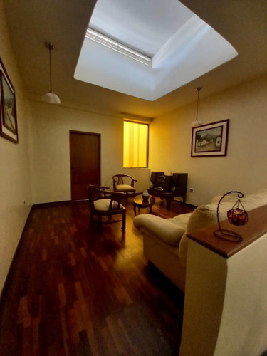 Imagen 6 de 19 de Víctor Castro Alquila Casa Urb. Altos Del Country, Guataparo, Valencia, Edo. Carabobo