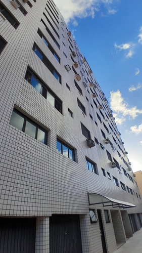 Apartamento Com 2 Quartos +dp E Garagem Fechada.