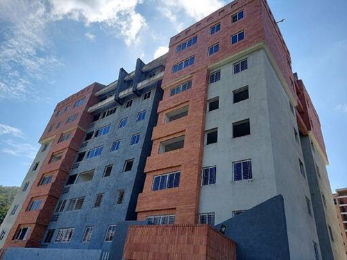 Imagen 1 de 14 de Re/max. Iris Hernandez. Vende Townhouse (88m2). Manantial. Naguanagua. Codigo 127545