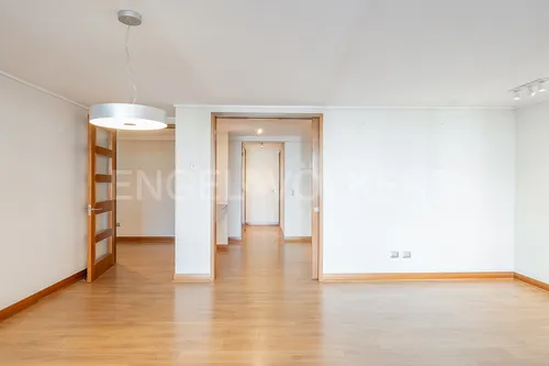 Moderno Departamento En Sector Residencial