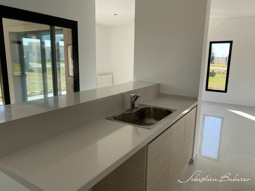 Casa A La Venta En Canning