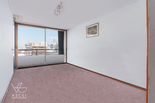 Amplio, Vista Despejada, 3 Dorm, 3 Baños, Servicios, Salita