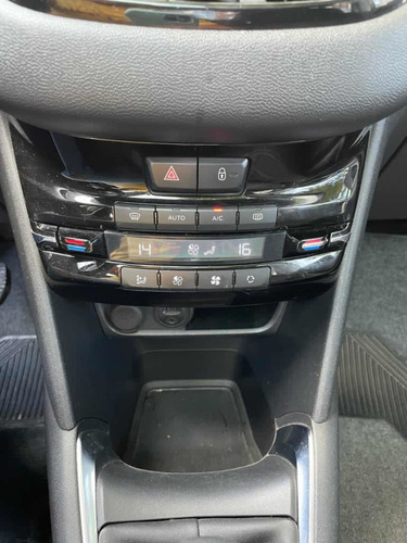 Peugeot 208 1.2 Francés Nivel 5
