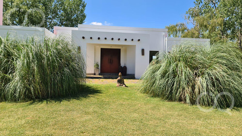 Casa En Barrio Fincas De San Vicente