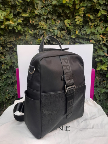 Mochila Mujer Dama Ana Prune Nylon Con Bolsa Negro Liso