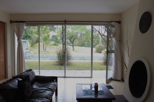 Casa En Venta De 4 Dormitorios C/ Cochera En Punta Del Este