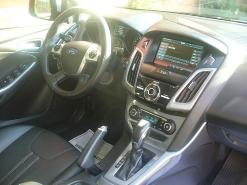 Ford Focus Sedan 2.0 Titanium Aut. Flex 2015