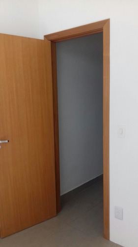 Ótima Sala De 56m² Em Prédio Comercial C/ Elevador - 1554