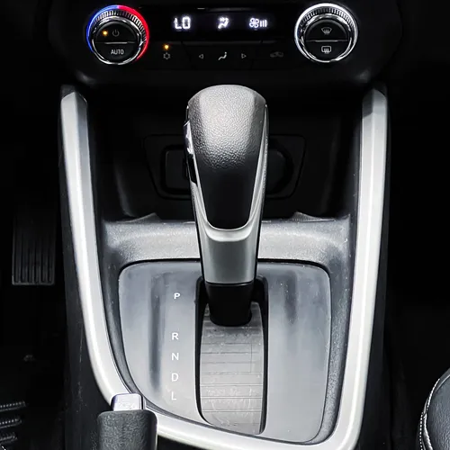 Chevrolet Onix 1.0T Premier Sedan At