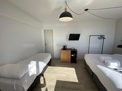 Turístico Hotel Vista Al Lago En Venta En Centro De Bariloche, Bariloche, Patagonia