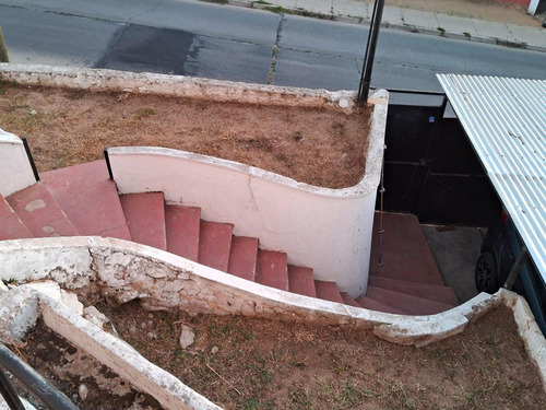 Casa Centro De Quilpué Con Amplios Espacios