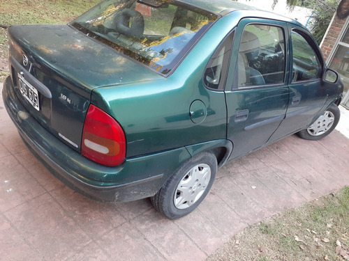 Chevrolet Corsa 1.6 Gl Aa Dh