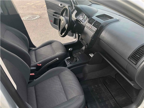 Volkswagen Polo Sedan 2.0 Mi Comfortline 8v Flex 4p Manual