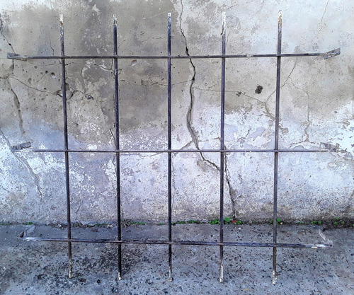 Reja De Hierro Varilla Redonda. 102 Cm X 85 Cm (Usado)