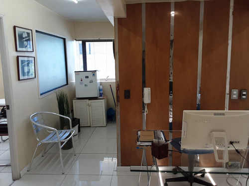 Se Vende 2 Oficinas/consulta Medica, Cdte Whiteside Con La M