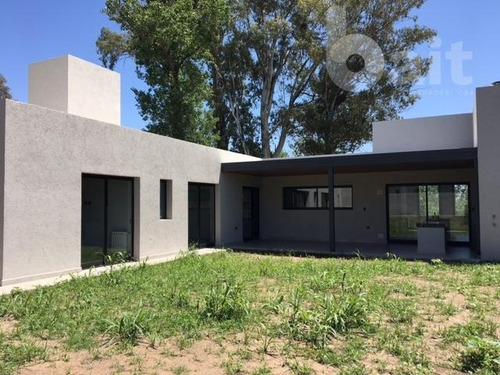 Imagen 16 de 19 de Venta Casa Valle Escondido Santina Norte A Estrenar C/3 Dormitorios, Una Planta, Con Pileta.