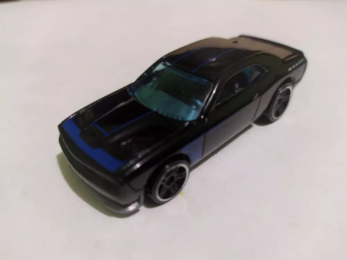 Hot Wheels '15 Dodge Challenger Srt 2014 Negro Azul