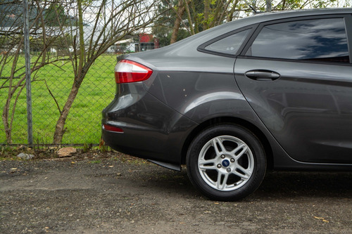 Imagen 9 de 16 de Ford Fiesta Sedan Se Mt 2018