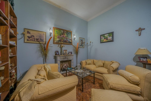 Venta Ph Tipo Casa 4 Ambientes Colegiales Cochera Y Patio