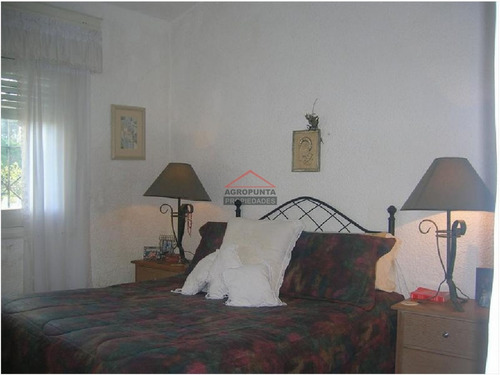 Casa En Playa Brava!- Ref: 3341