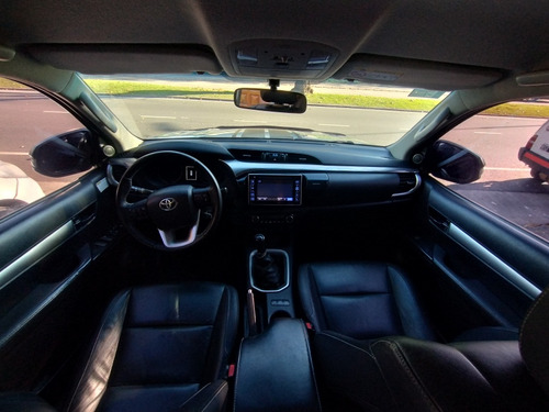 Toyota Hilux 2.8 Cd Srv 177cv 4x4