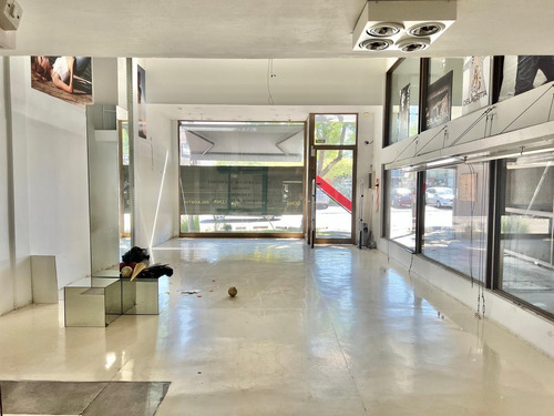 Imagen 8 de 30 de Importante Local Comercial En 2 Plantas Con Cocheras, En Las Lomas De San Isidro.