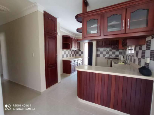 Vende Está Hermosa Vivienda De 1 Nivel Ubicada En Gurabo Con