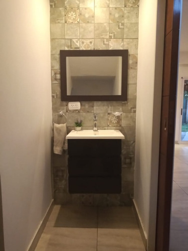 Imagen 8 de 26 de Casa De Estilo Minimalista
