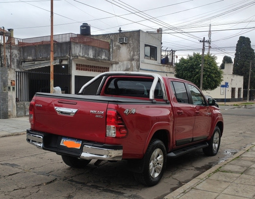 Imagen 4 de 11 de Toyota Hilux 2.8 Cd Srv 177cv 4x4 2016