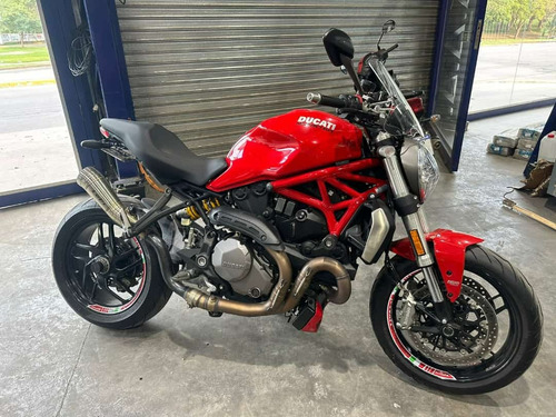 Ducati Monster 1200s