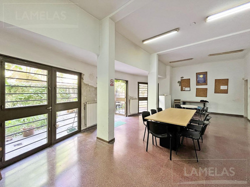 Venta Oficina En Edificio Consultorios Barrio Martin Rosario