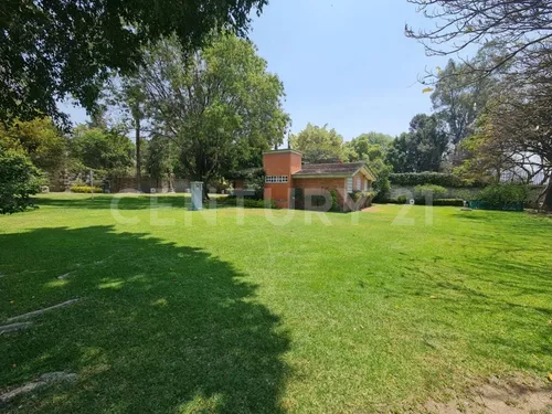 Venta Amplia Propiedad Con 3 Casas,alberca, Caballeriza, Bodega,comedor & Huerto