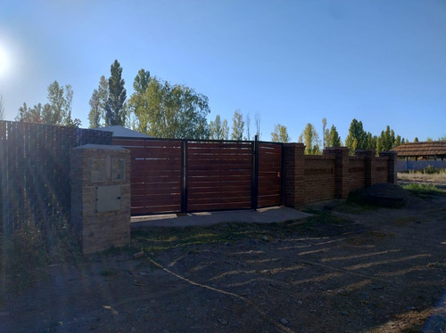 Venta De Casa En Plottier B° Las Brisas, 3 Habitaciones