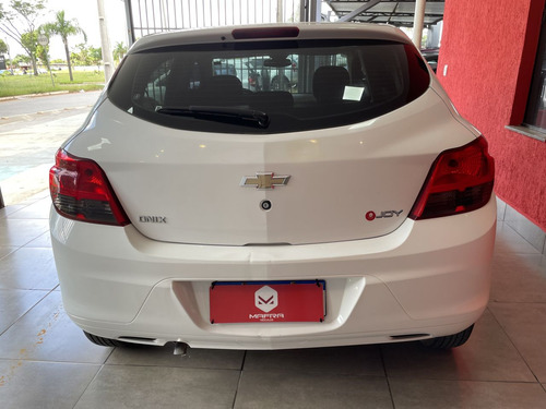 Chevrolet Onix ONIX HATCH Joy 1.0 8V Flex 5p Mec.