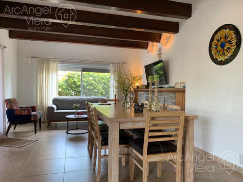 Preciosa Casa En Península Con Piscina Y 4 Dormitorios