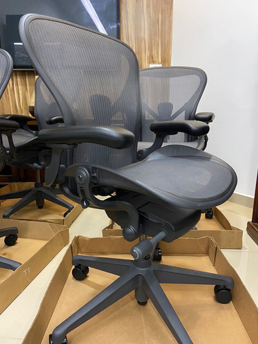 Cadeira Herman Miller New Aeron B Completa Grafite Mersh (Usado)