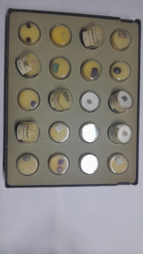 Coleccion 79 Piedras Preciosas Con Faltantes (usado) Negro (Usado)
