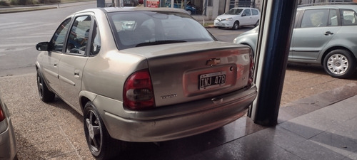 Imagen 6 de 12 de Chevrolet Classic 2010 1.4 Ls Pack