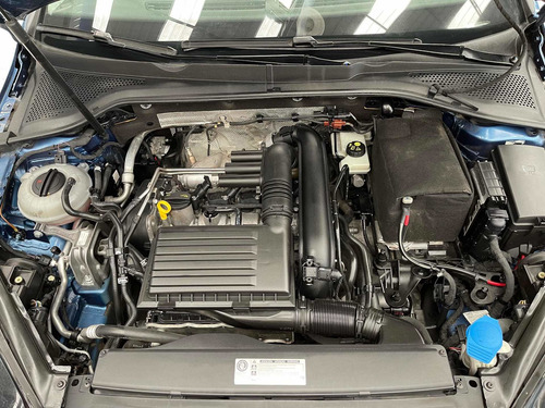 Imagen 9 de 10 de Volkswagen Golf 2017 1.4 Highline Dsg At
