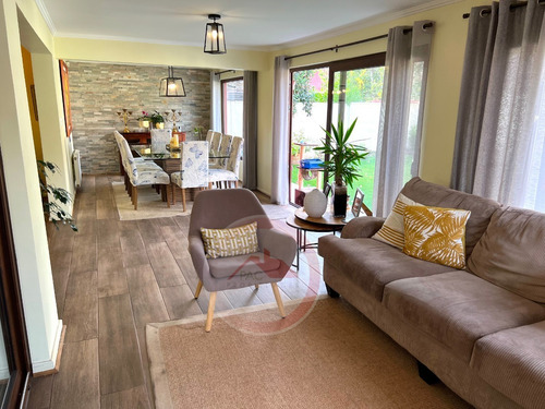Imagen 6 de 24 de Impecable Y Remodelada Casa Con Pisicina Temperada