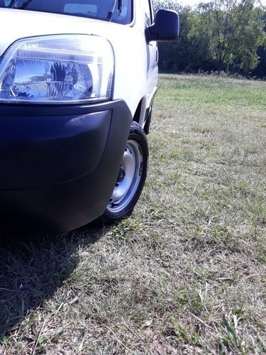 Imagen 1 de 14 de Peugeot Partner 1.4 Furgon Presence Aa