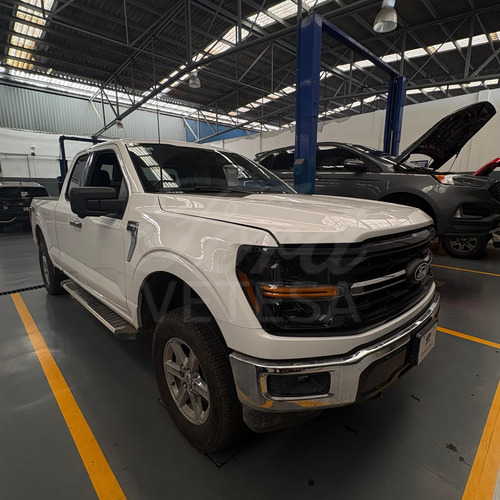 Ford F-150 5.0L Xlt Cabina Y Media V8 4X4 At