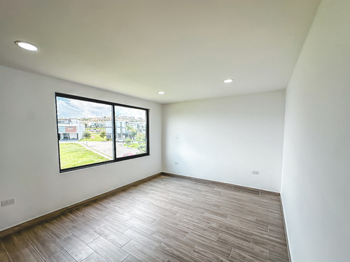 Casa En Venta Con Recámara En Planta Baja En Parque Veracruz.