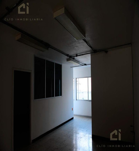 Oficinas En Renta En El Segundo Piso De Un Edificio, Ubicado Sobre La Avenida Independencia, Tiene Entrada Independiente