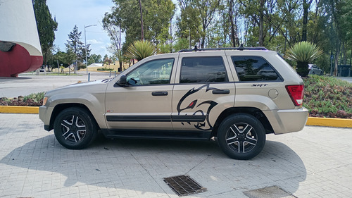 Jeep Grand Cherokee 3.7 Laredo V6 4x2 Mt