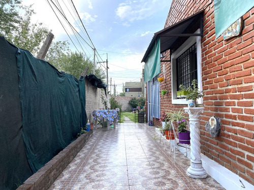 Imagen 18 de 28 de Casa De 2 Dormitorios En Venta Con Pileta Y Parrillero - Hostal Del Sol - Fisherton