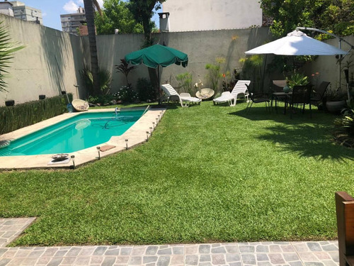Venta Casa Chalet 6 Ambientes 5 Dormitorios Jardin Piscina Barrio Parque Vicente Lopez Villa Martelli